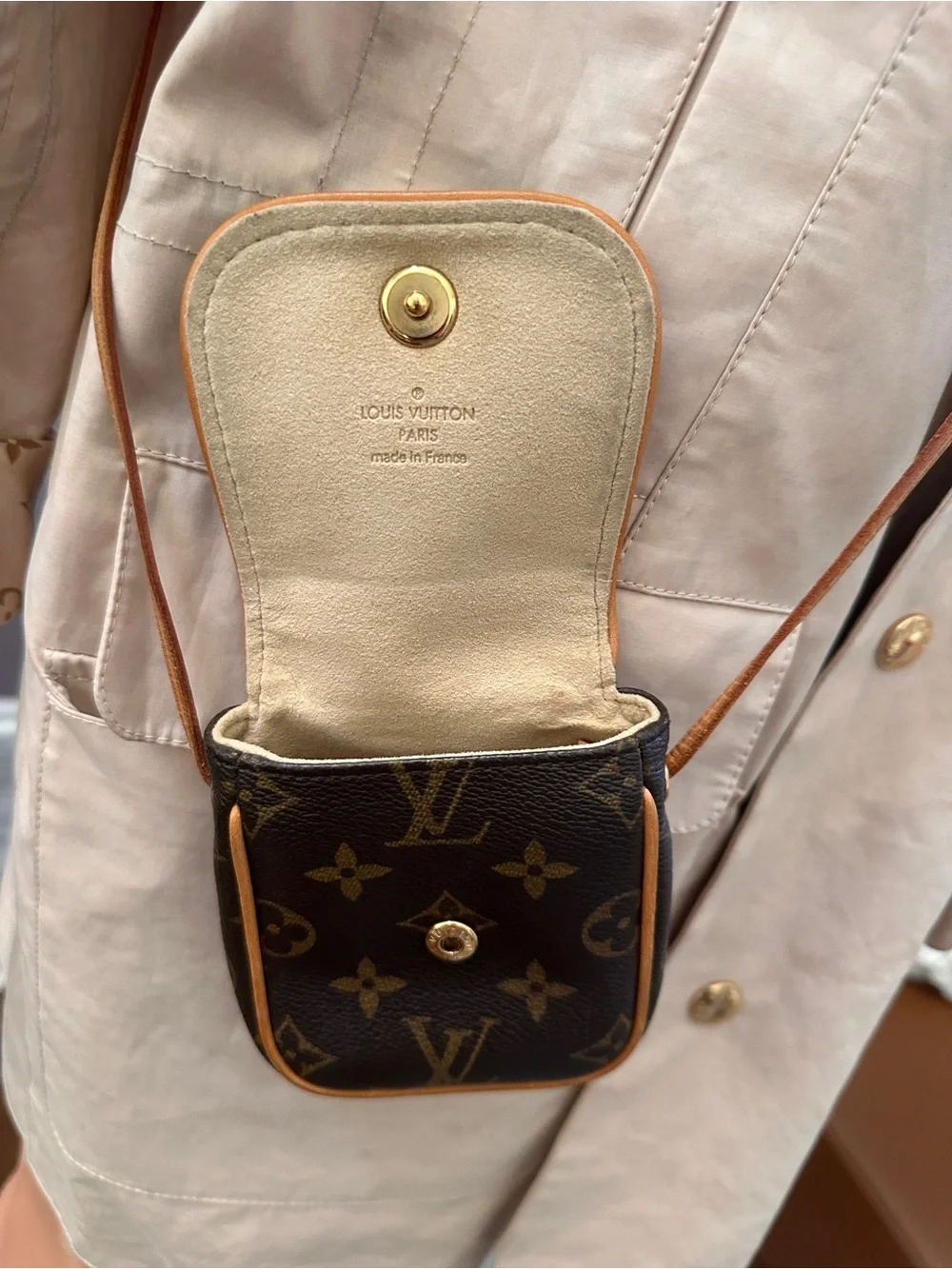 Louis Vuitton Monogram Pochette Cancun Shoulder Bag Very good condition